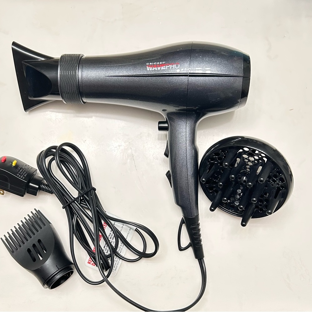 Cricket Wave Pro Hair Dryer in Black